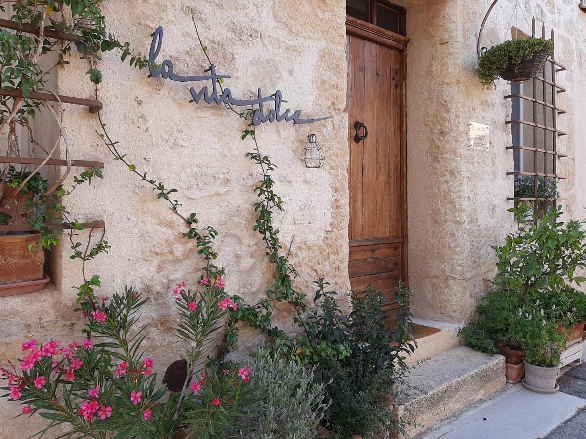 La Vita Dolce, Luberon Grambois ภายนอก รูปภาพ