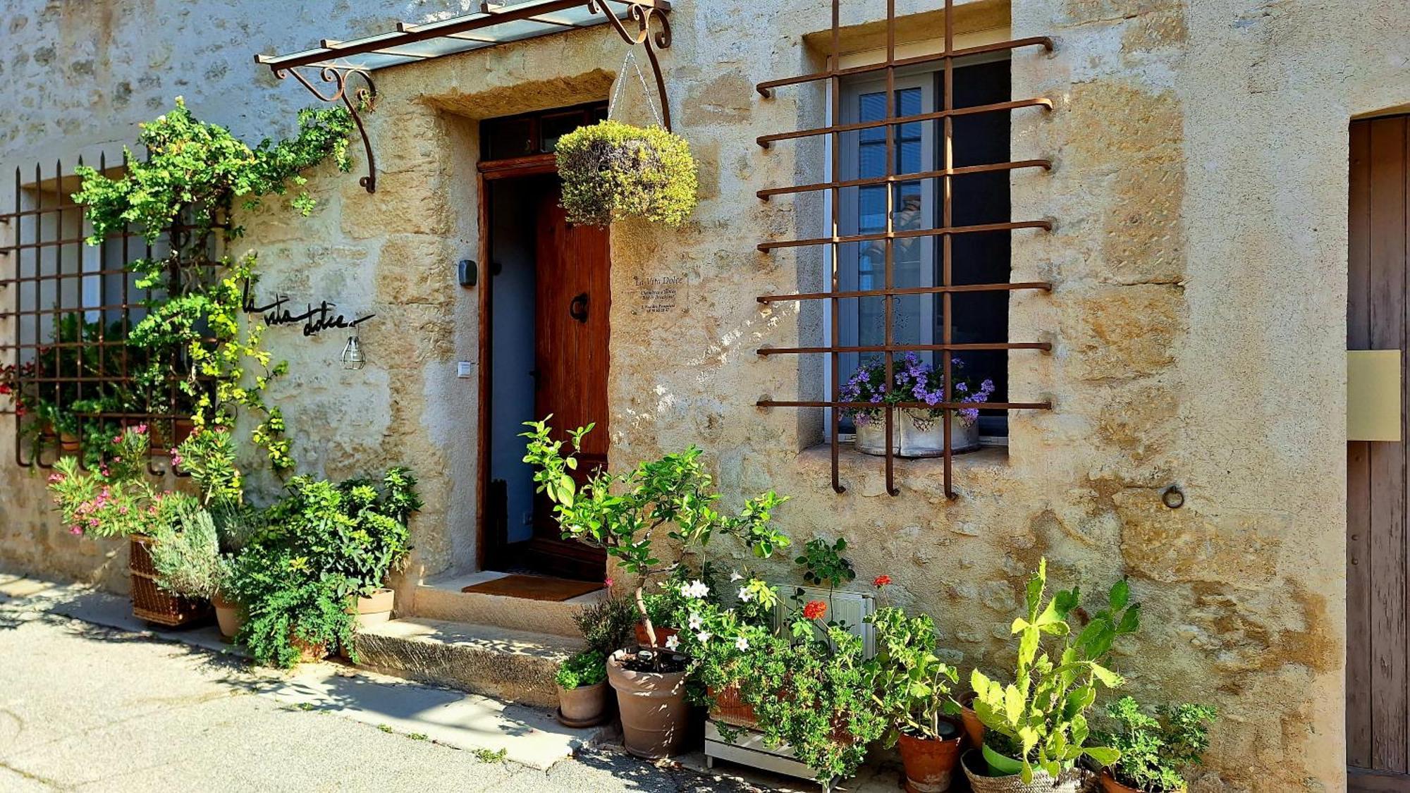 La Vita Dolce, Luberon Grambois ภายนอก รูปภาพ