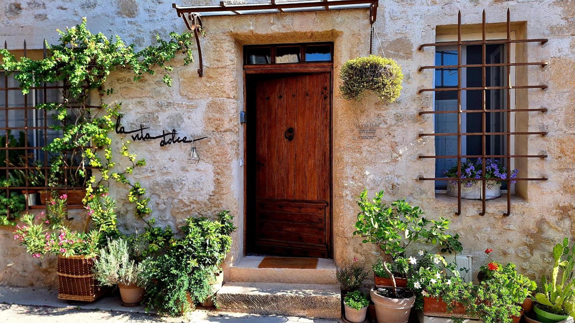 La Vita Dolce, Luberon Grambois ภายนอก รูปภาพ